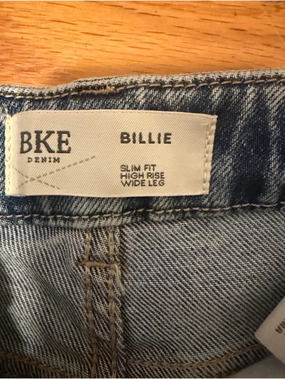 BKE Women's Wide-Leg Jeans in Light Blue Fade - Picture 3 of 3